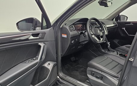Volkswagen Tiguan II, 2021 год, 2 850 000 рублей, 10 фотография