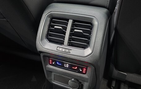 Volkswagen Tiguan II, 2021 год, 2 850 000 рублей, 27 фотография
