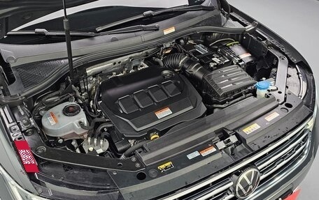 Volkswagen Tiguan II, 2021 год, 2 850 000 рублей, 30 фотография