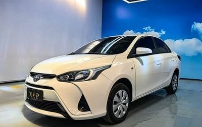 Toyota Yaris, 2022 год, 1 057 000 рублей, 1 фотография
