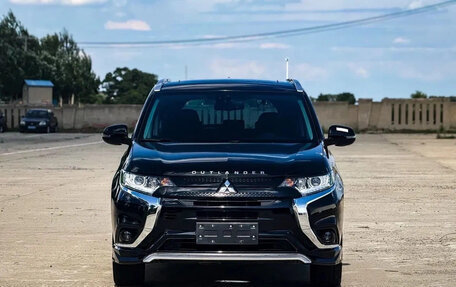 Mitsubishi Outlander III рестайлинг 3, 2021 год, 1 690 222 рублей, 2 фотография