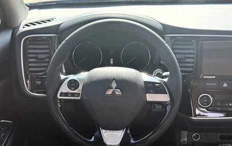 Mitsubishi Outlander III рестайлинг 3, 2021 год, 1 690 222 рублей, 11 фотография