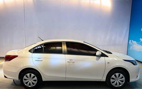 Toyota Yaris, 2022 год, 1 057 000 рублей, 4 фотография