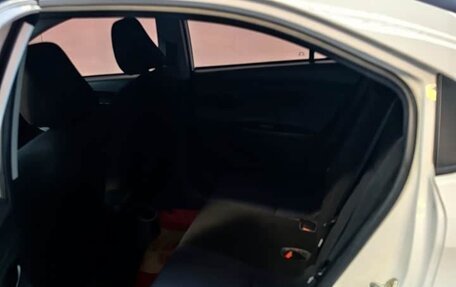 Toyota Yaris, 2022 год, 1 057 000 рублей, 10 фотография