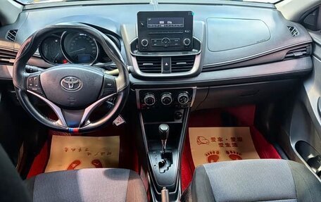 Toyota Yaris, 2022 год, 1 057 000 рублей, 11 фотография