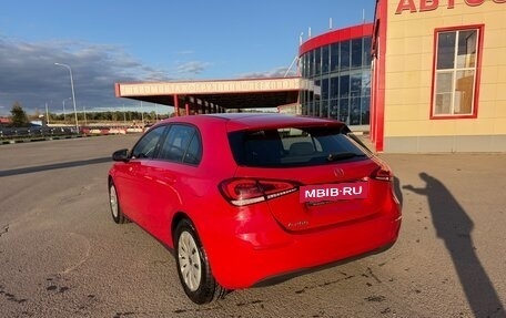 Mercedes-Benz A-Класс, 2019 год, 1 900 000 рублей, 4 фотография