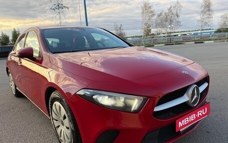 Mercedes-Benz A-Класс, 2019 год, 1 900 000 рублей, 5 фотография