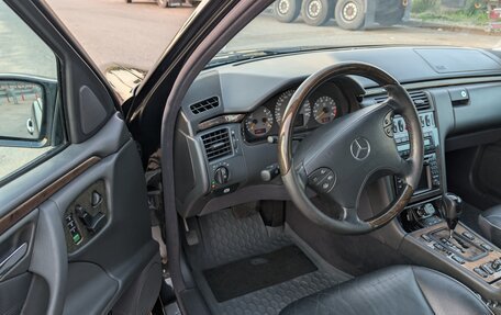 Mercedes-Benz E-Класс, 2001 год, 1 560 000 рублей, 12 фотография