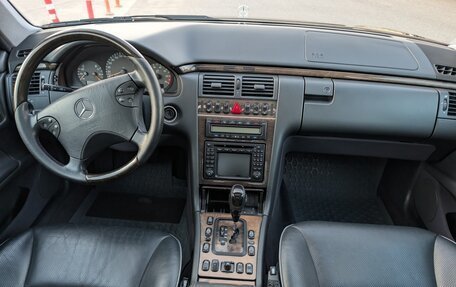 Mercedes-Benz E-Класс, 2001 год, 1 560 000 рублей, 18 фотография