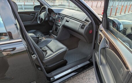 Mercedes-Benz E-Класс, 2001 год, 1 560 000 рублей, 26 фотография