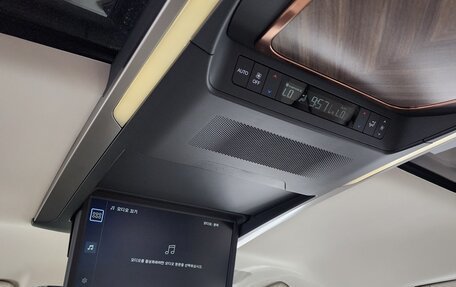Lexus LM, 2025 год, 18 770 700 рублей, 16 фотография