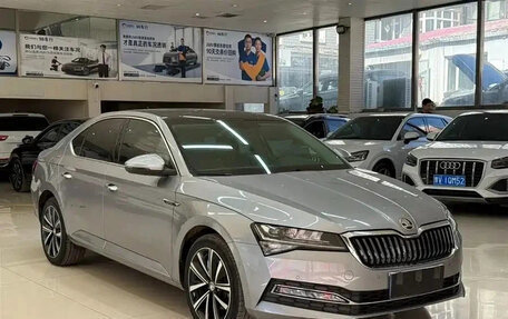 Skoda Superb III рестайлинг, 2022 год, 1 832 060 рублей, 3 фотография