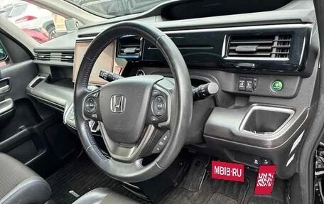 Honda Stepwgn IV, 2020 год, 1 940 000 рублей, 2 фотография