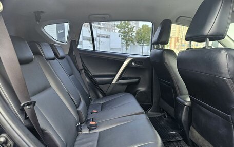 Toyota RAV4, 2017 год, 2 330 000 рублей, 12 фотография