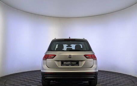 Volkswagen Tiguan II, 2020 год, 2 850 000 рублей, 6 фотография