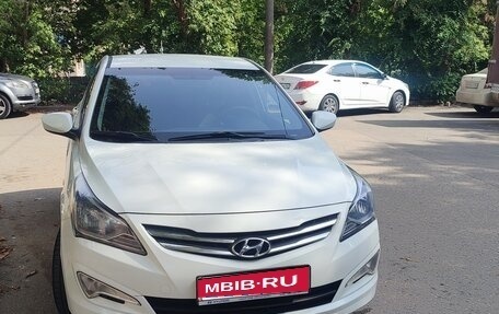 Hyundai Solaris II рестайлинг, 2015 год, 1 150 000 рублей, 1 фотография