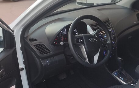 Hyundai Solaris II рестайлинг, 2015 год, 1 150 000 рублей, 3 фотография
