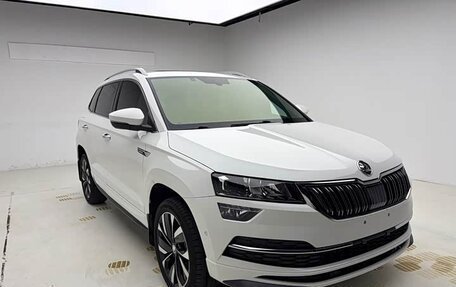 Skoda Karoq I, 2022 год, 1 680 000 рублей, 3 фотография