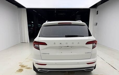 Skoda Karoq I, 2022 год, 1 680 000 рублей, 5 фотография