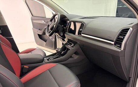 Skoda Karoq I, 2022 год, 1 680 000 рублей, 9 фотография