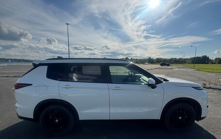 Mitsubishi Outlander, 2022 год, 3 500 000 рублей, 4 фотография
