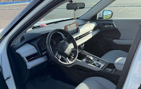 Mitsubishi Outlander, 2022 год, 3 500 000 рублей, 5 фотография