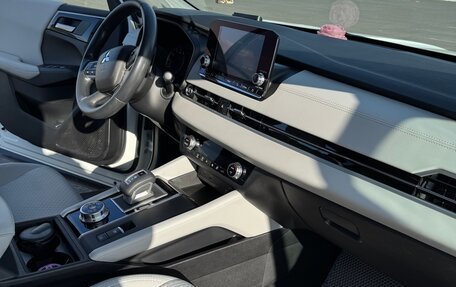 Mitsubishi Outlander, 2022 год, 3 500 000 рублей, 13 фотография
