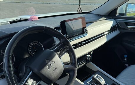 Mitsubishi Outlander, 2022 год, 3 500 000 рублей, 16 фотография