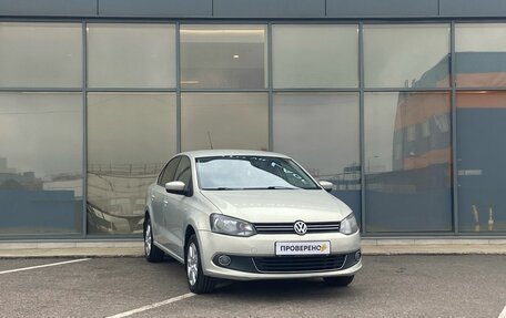 Volkswagen Polo VI (EU Market), 2011 год, 579 000 рублей, 2 фотография