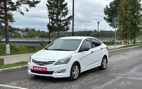 Hyundai Solaris II рестайлинг, 2015 год, 720 000 рублей, 1 фотография