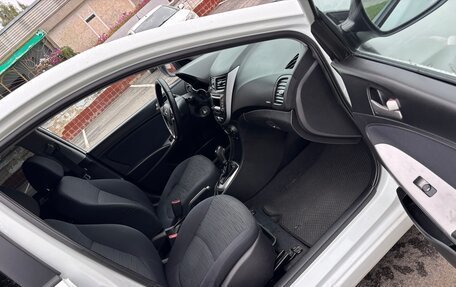 Hyundai Solaris II рестайлинг, 2015 год, 720 000 рублей, 15 фотография