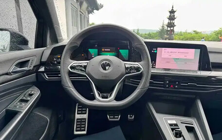 Volkswagen Golf VIII, 2023 год, 1 900 000 рублей, 10 фотография