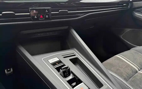 Volkswagen Golf VIII, 2023 год, 1 900 000 рублей, 11 фотография