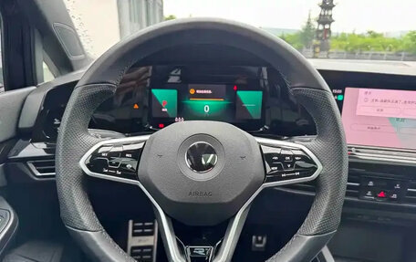 Volkswagen Golf VIII, 2023 год, 1 900 000 рублей, 12 фотография