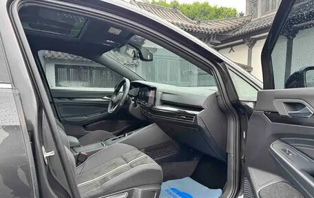 Volkswagen Golf VIII, 2023 год, 1 900 000 рублей, 17 фотография