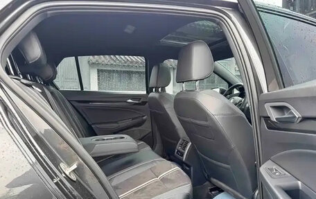 Volkswagen Golf VIII, 2023 год, 1 900 000 рублей, 18 фотография