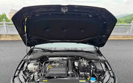 Volkswagen Golf VIII, 2023 год, 1 900 000 рублей, 23 фотография