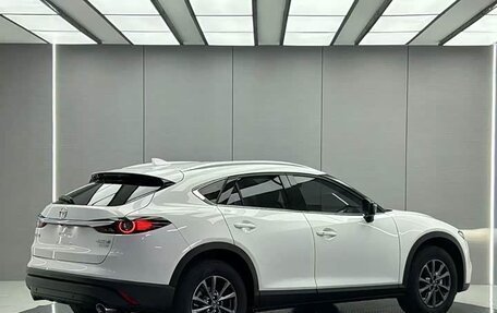 Mazda CX-4, 2023 год, 1 740 000 рублей, 5 фотография