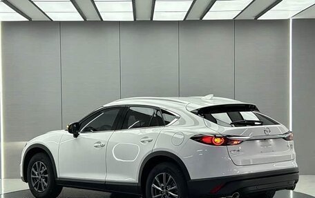 Mazda CX-4, 2023 год, 1 740 000 рублей, 4 фотография
