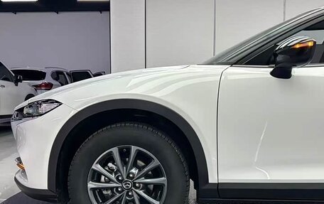 Mazda CX-4, 2023 год, 1 740 000 рублей, 21 фотография