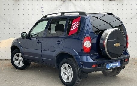 Chevrolet Niva I рестайлинг, 2018 год, 895 000 рублей, 5 фотография