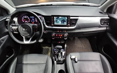 KIA Stonic, 2019 год, 1 300 000 рублей, 7 фотография