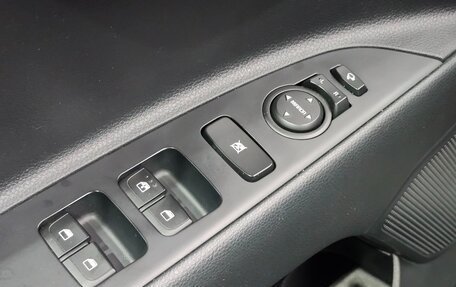 KIA Stonic, 2019 год, 1 300 000 рублей, 13 фотография