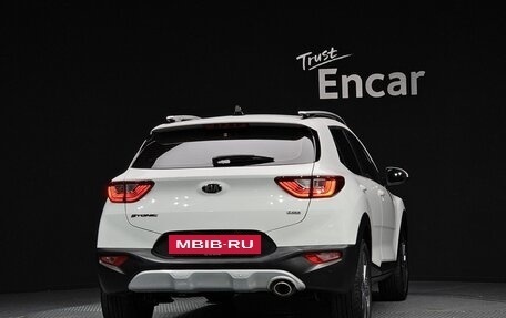 KIA Stonic, 2019 год, 1 300 000 рублей, 4 фотография