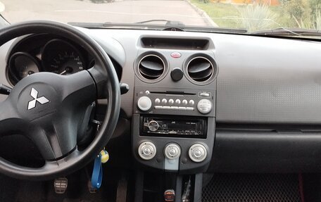 Mitsubishi Colt VI рестайлинг, 2006 год, 199 000 рублей, 5 фотография