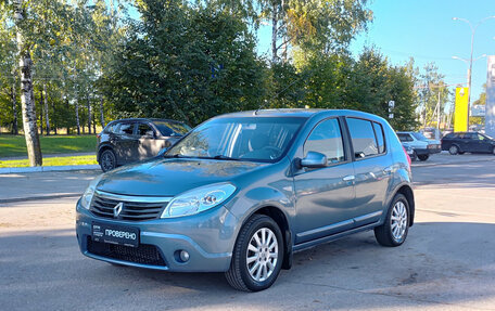 Renault Sandero I, 2012 год, 557 000 рублей, 2 фотография