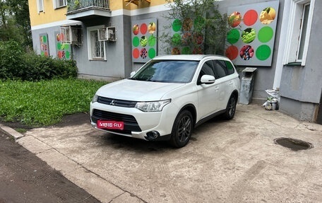 Mitsubishi Outlander III рестайлинг 3, 2014 год, 1 400 000 рублей, 1 фотография