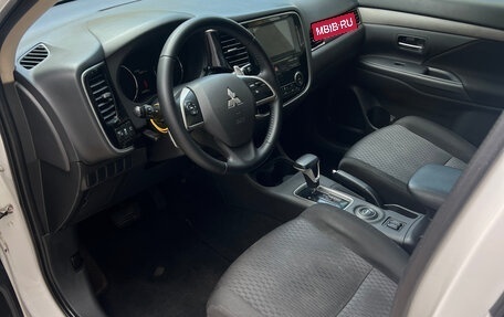 Mitsubishi Outlander III рестайлинг 3, 2014 год, 1 400 000 рублей, 7 фотография
