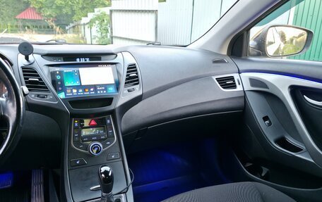 Hyundai Elantra V, 2015 год, 1 050 000 рублей, 12 фотография