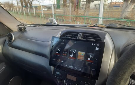 Toyota RAV4, 2004 год, 1 050 000 рублей, 2 фотография